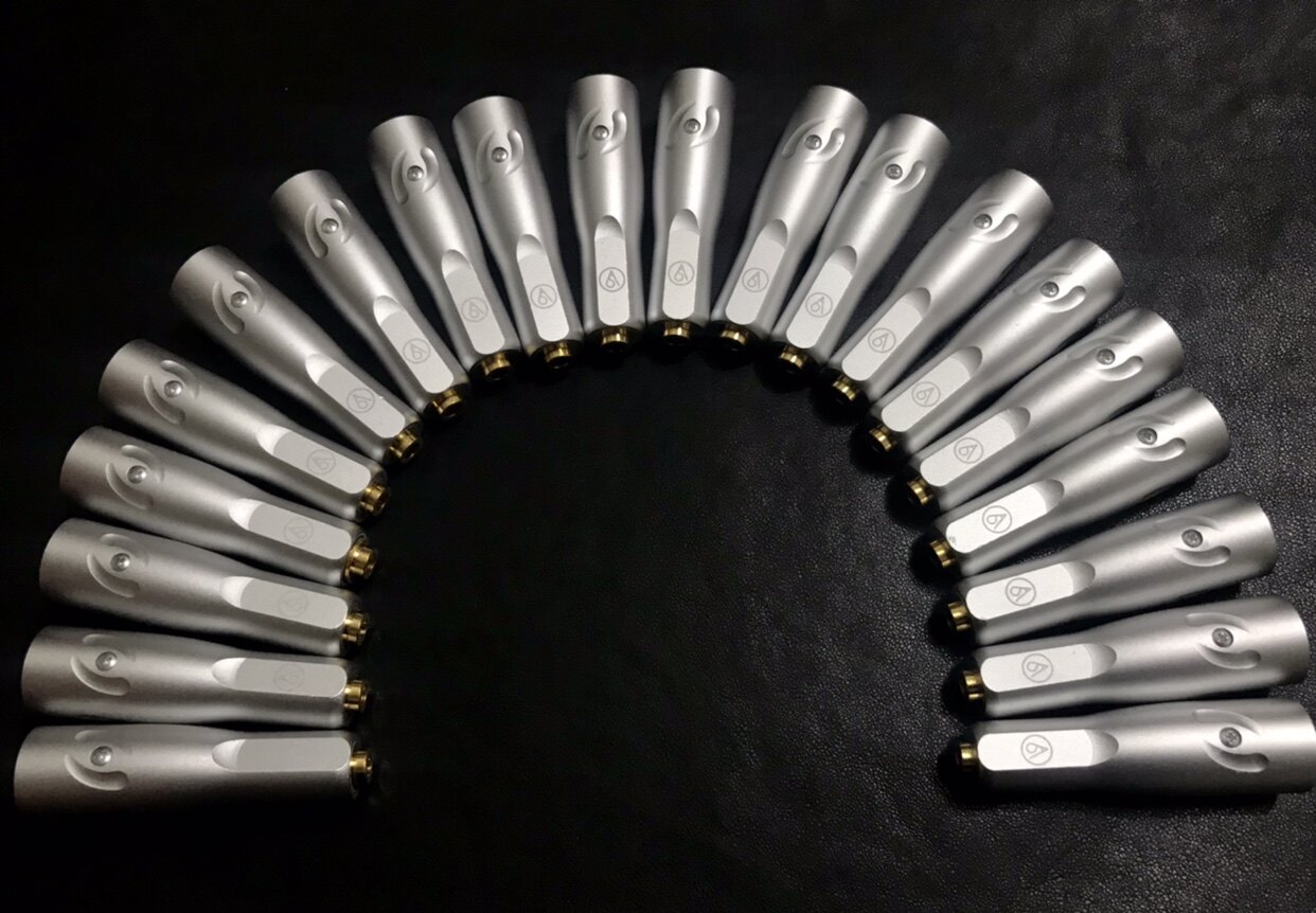 Earthen Canon adapter quadcore XLR revolution 4 4 mother 2 5 mother turn Carnon 3 5 turn Carnon 4 4 turns Canon