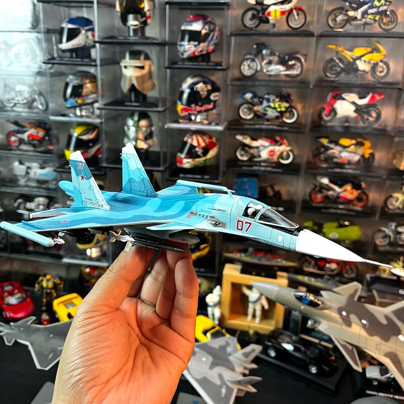 1:100 Alloy Aircraft Model Russian Military Aircraft Series Su34 Attack Bomber with Stand Finished Product Display Piece 1:100 Alloy Aircraft Model Russian Military Aircraft Series Su34 Attack Bomber with Stand Finished Product Display Piece
