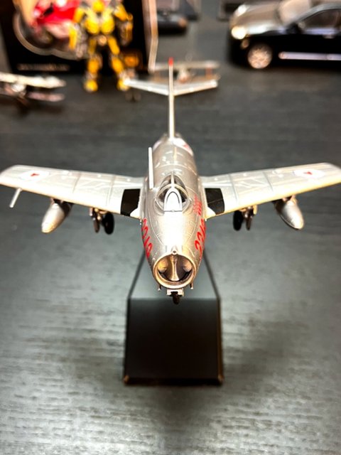 1 72 proportional alloy aircraft model PLA resists U.S. aggression and aids Korea Wang HaimiG 15 fighter finished product ornaments