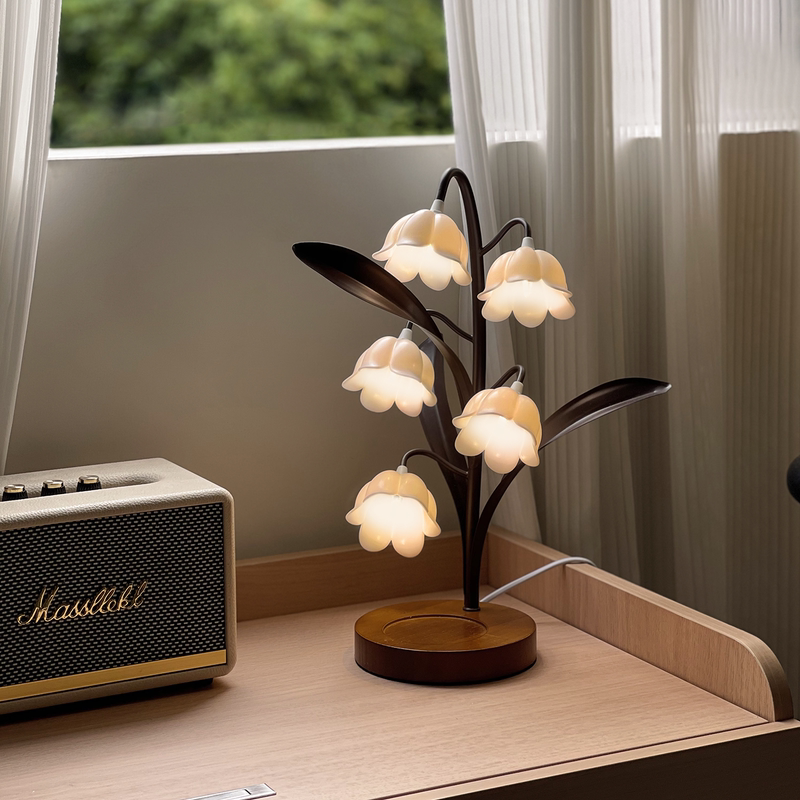 Medieval Style Lily of the Valley Table Lamp, Bedroom Bedside Lamp, Retro American Style Study Atmosphere Lamp, Night Light, Birthday Gift