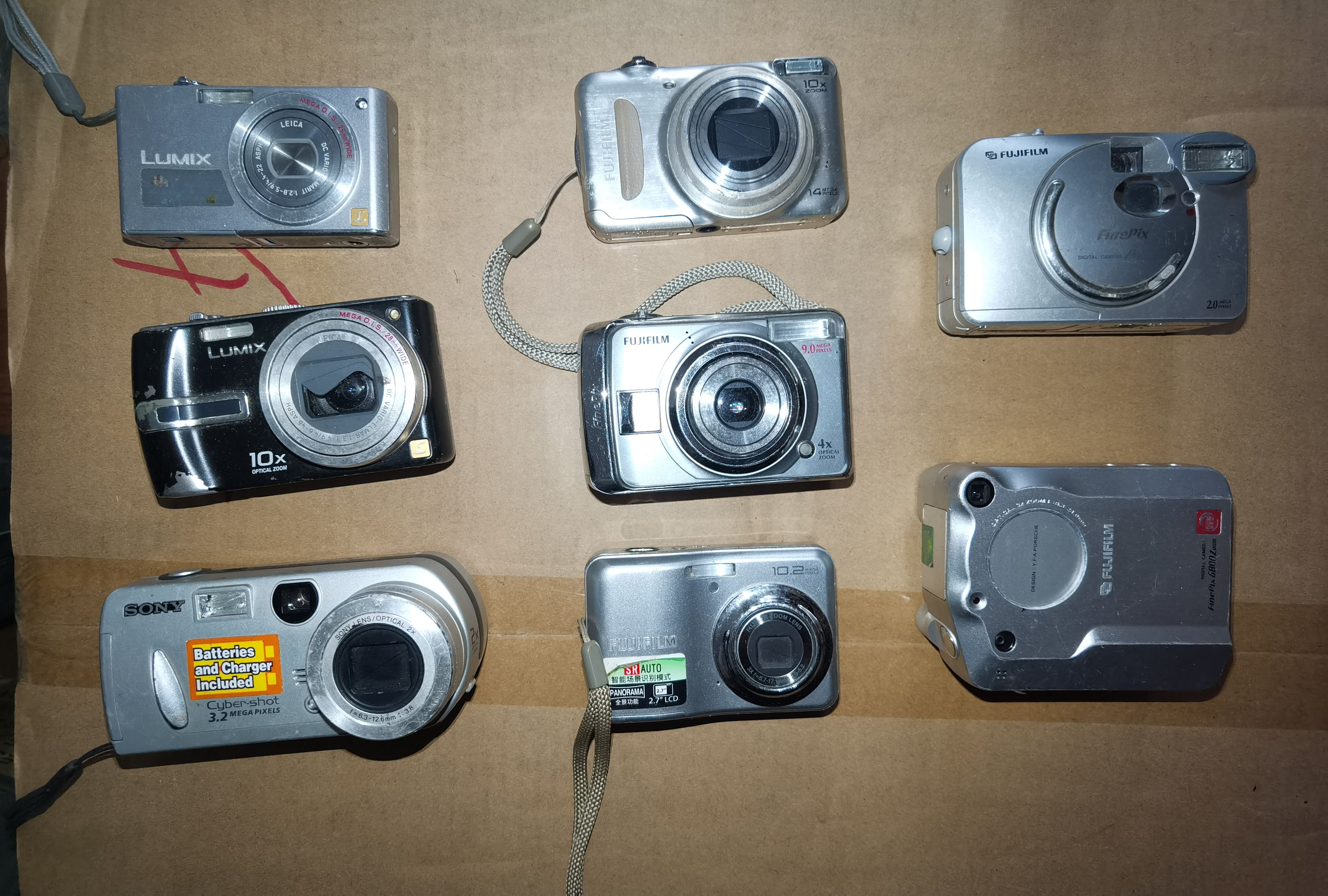 Canon Nikon FUJIFILM SONY CASIO OLYMPUS LUMIX デジタルカメラ まとめ売り28個 Buying a vintage point and shoot camera in 2024: Digital