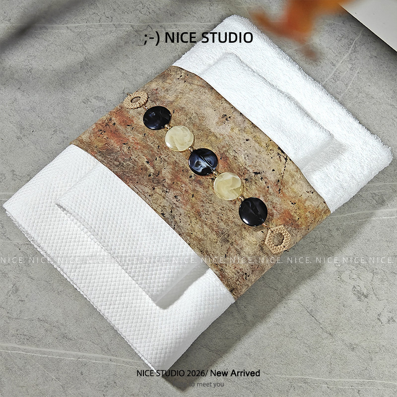 Model Home Bathroom Decorations, Bathroom Sink Soft Furnishings Set, Towels, Bath Towels, Washcloths, Toilet and Bathtub Accessories