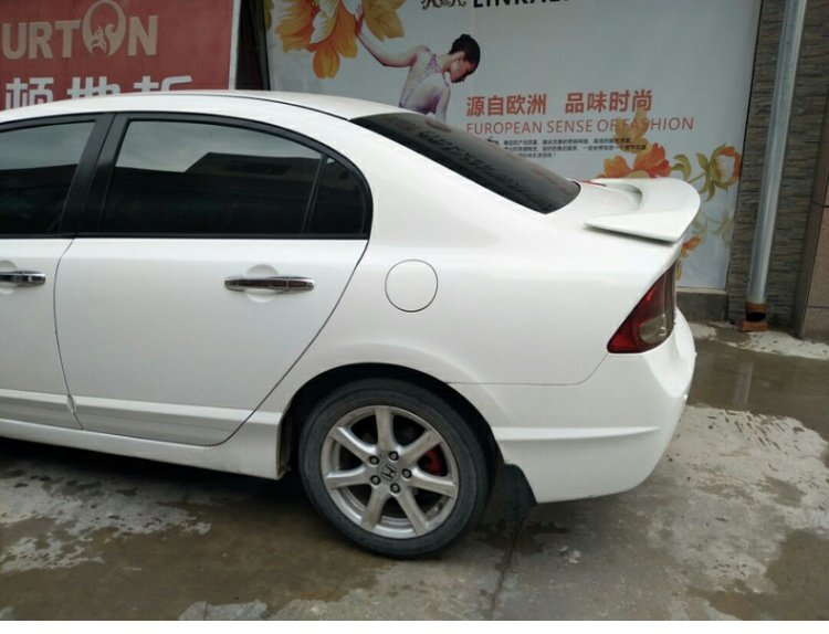 Đuôi xe Honda tám thế hệ cũ 06-11 sửa đổi Si Ming với đuôi nhẹ cố định cánh miễn phí kiểu kẹp đuôi Đuôi gió the thao