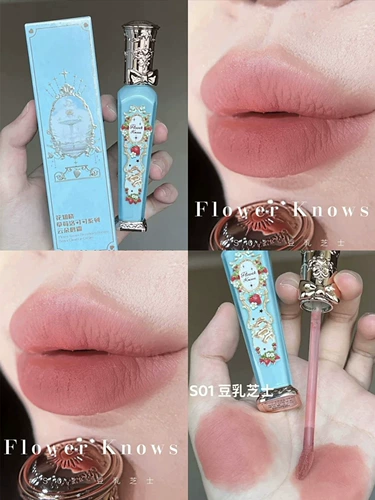 [Flower Knows Strawberry Rococo Blusher Embossed Blush Face]