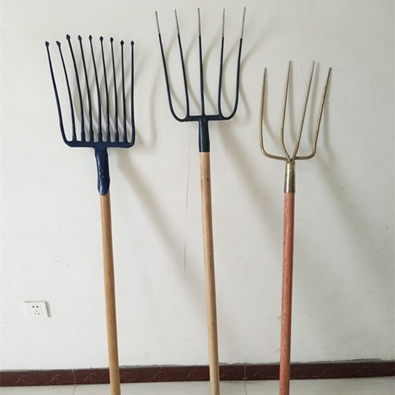 Fork Agricultural large iron fork Pitch fork Multi-strand fork Solid fork Three-strand four-strand steel fork Digging fork Agricultural manure fork tip