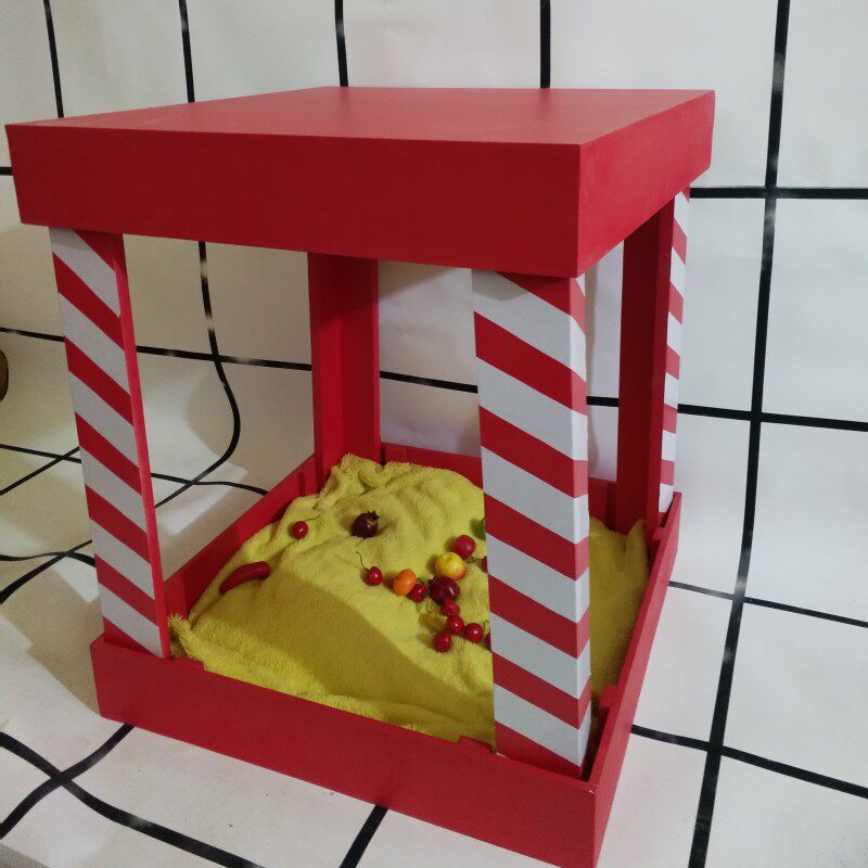 Children's photography props Christmas box The new cube is passed on to him to take photo props for photo props to write real props