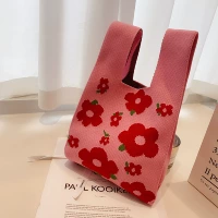 Розовый, в цветочек