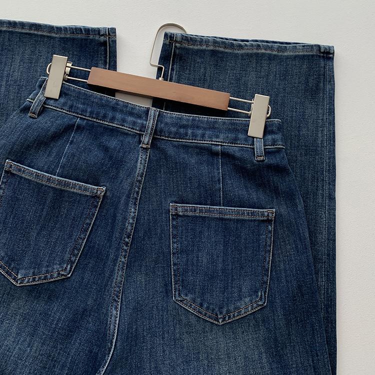 Swedish Pants~ Goods from a Big Factory. This Material Is Really Good! High-Waisted, Slightly Flared, Curve-Hugging Jeans That Hide Your Curves