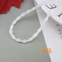 Белый нефрит 4х8 мм составляет около 68 штук