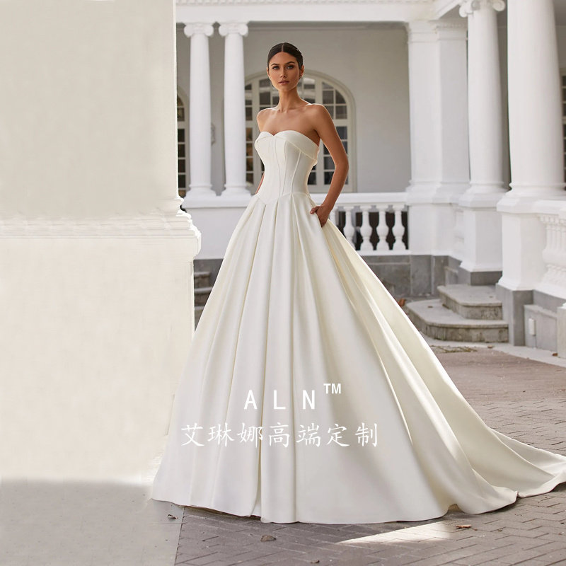 Satin tube top light wedding dress 2023 new simple super fairy temperament high waist slim bride go out gauze small man