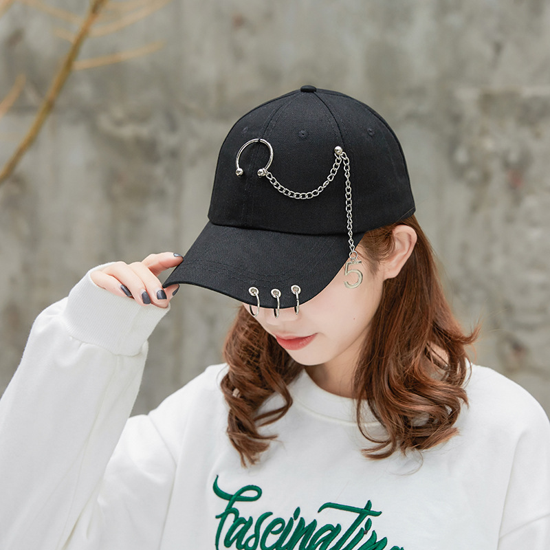 Baseball hat Han version Tidal Iron Ring Chain men and women Black white Duck Tongue Cap Students Spring 100 Hitch Sun Shade Hat