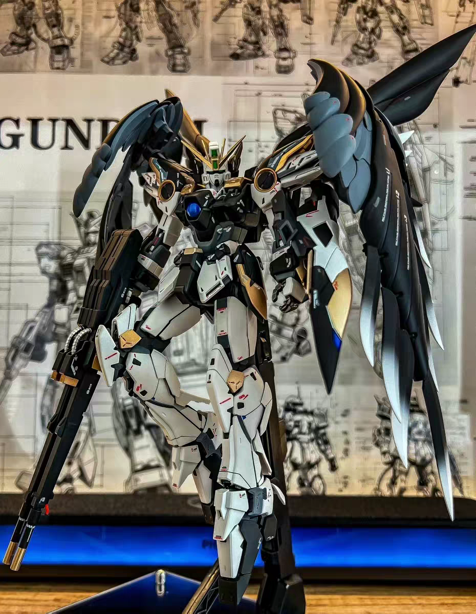 Special deal!Gunpla [Only nine types shown in the picture] Assembled ornaments with wings and brackets for birthday gifts