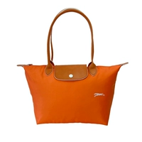 Вышитые лошади в длинной ручке апельсин