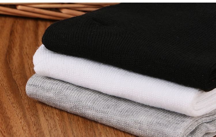 10 đôi vớ nam ống cotton polyester màu đen và trắng vớ mùa thu và mùa đông vớ thể thao bán buôn dùng một lần tất adidas