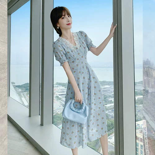 Платье, приталенный корсет, длинная юбка, подходит для подростков, коллекция 2023, в цветочек, яркий броский стиль, изысканный стиль