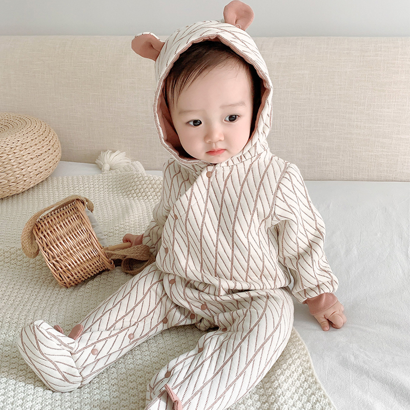 Baby wrapping clothes hugging clothes newborn children's romper clothes male and female baby outing clothes jumpsuits foot-covered autumn and winter