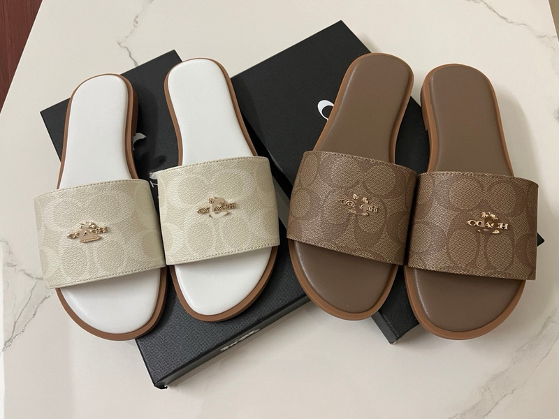 2025 New Genuine Leather Slippers for Women, Summer Fashion, Old-Style Fabric, Round Toe, Outdoor Wear, Non-Slip, Flat-Soled, Slip-On Casual Sandals