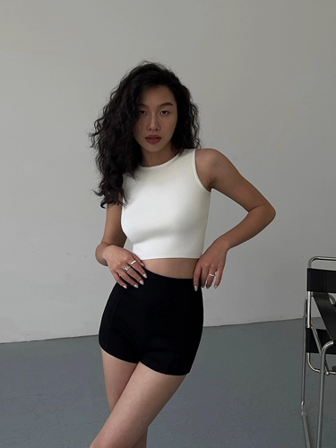 Черный трикотажный жилет, летняя майка топ, приталенный ростомер, высокая талия