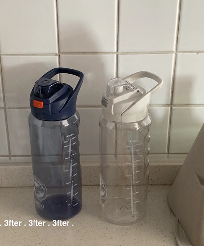 Вы должны выпить день!3fter удобно для нести водяной чашки 1L Speak Simple Cup Portable и Anti -Fall Couttle