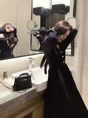 Dress women's autumn and winter skirt 2021 new waist slim knit skirt long version of the base retro small black dress