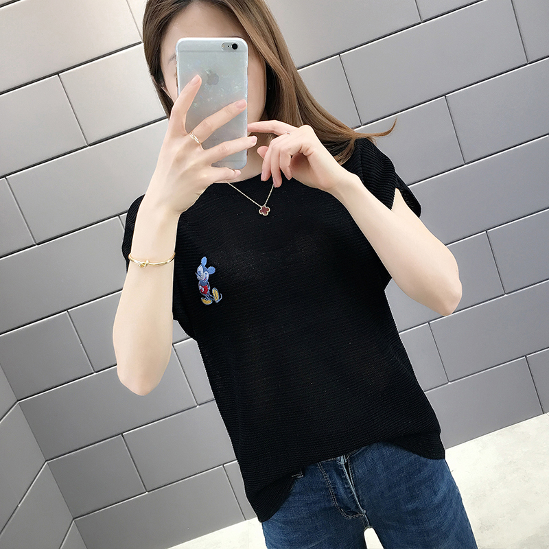 Trắng ngắn tay của phụ nữ t-shirt 2020 mới thêu knitshirt mỏng lỏng bên ngoài mặc lụa băng đầu mùa hè áo thun