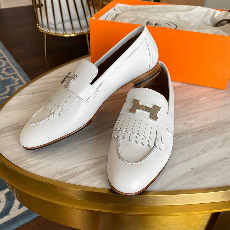 White - TasselOriginal factory H buckle Flat bottom Retro Britain Women's Shoes h Carrefour shoes genuine leather Single shoes Versatile Casual shoes tassels Small leather shoes