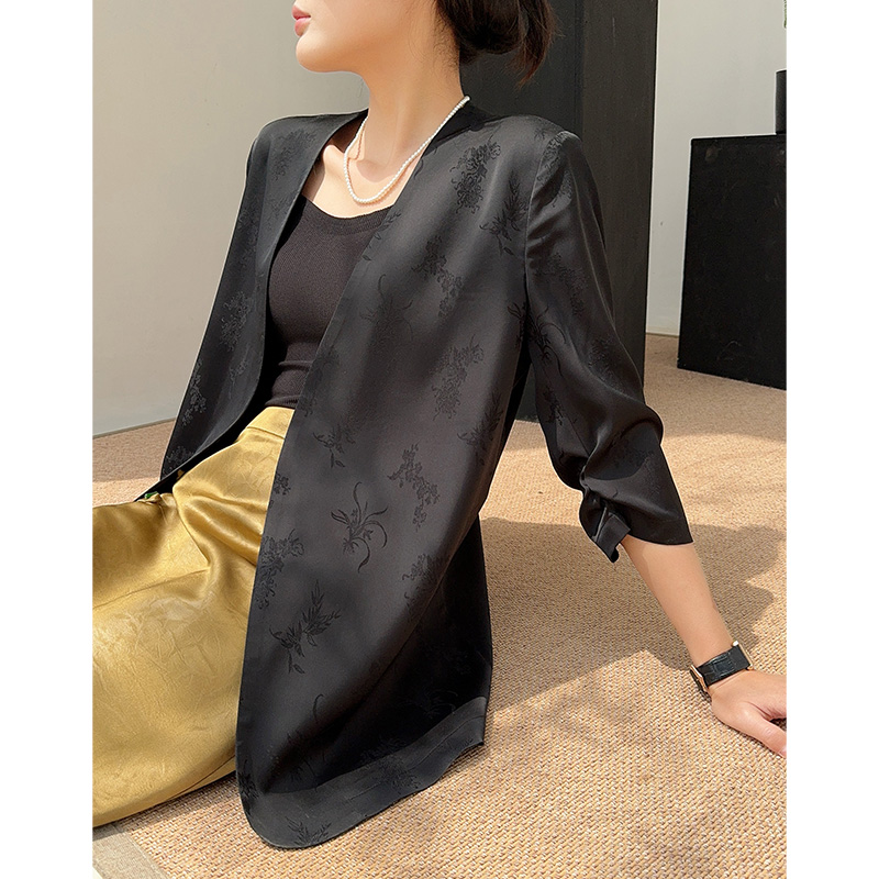 女性用2025年夏新作中国風黒襟なしサテンスーツジャケット、中国風レディース薄手スーツ
