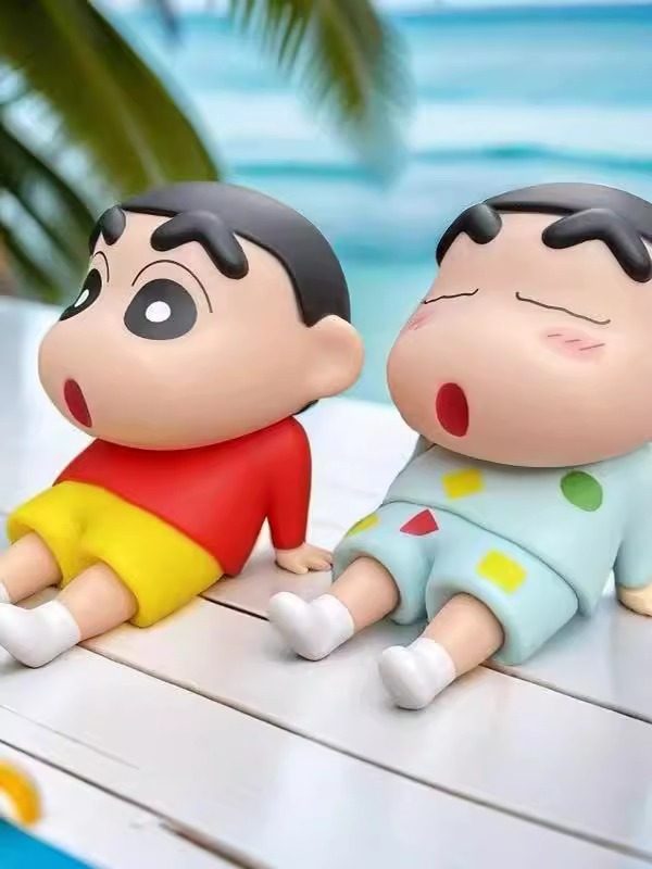 Crayon Shin-Chan Phone Stand Lazy Phone Holder Cute Desktop Ornament Figurine Model Trendy Toy Gift for Friends Fun Personalized Creative Phone Stand