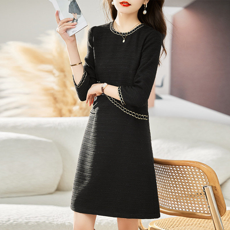 香港ブランドのエレガントで洗練された2023年春コレクション：エレガントでニッチ、ハイエンドでプロフェッショナルなラウンドネックファッションドレス。