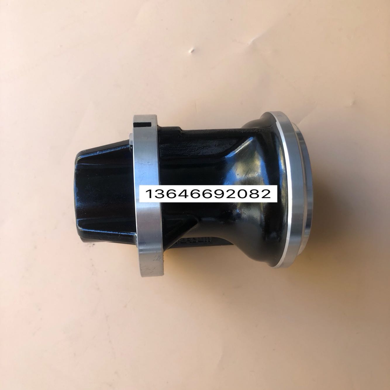 Applicable Mountain leaf II stroke 40 horsepower old boat Outer machine wall-mounted cold air propeller outboard motor gear box cover assembly