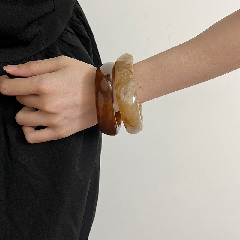 Geometric Irregular Resin Wide Bracelet for Women, Niche Design Acrylic Bracelet, Vintage High-End Jewelry