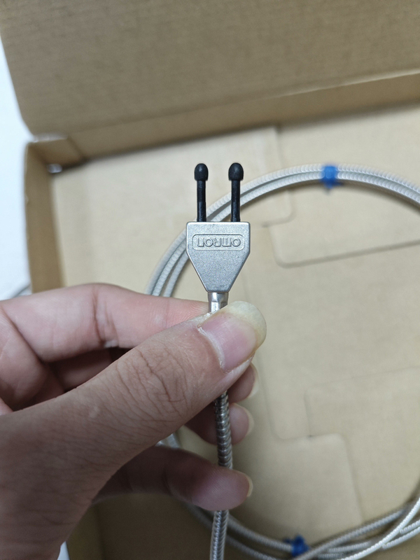 Brand New Omron High-Temperature Resistant Fiber Optic Sensor E32-T61/T61-S E32-D61/D61-S/D73-S