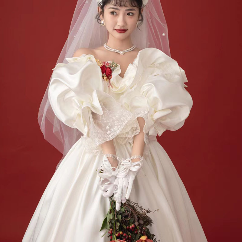 Photo Studio Retro White Wedding Dress 2026 New Style Wedding Photography Puffy Skirt French One-Shoulder Satin Dress Photo Studio Retro White Wedding Dress 2026 New Style Wedding Photography Puffy Skirt French One-Shoulder Satin Dress
