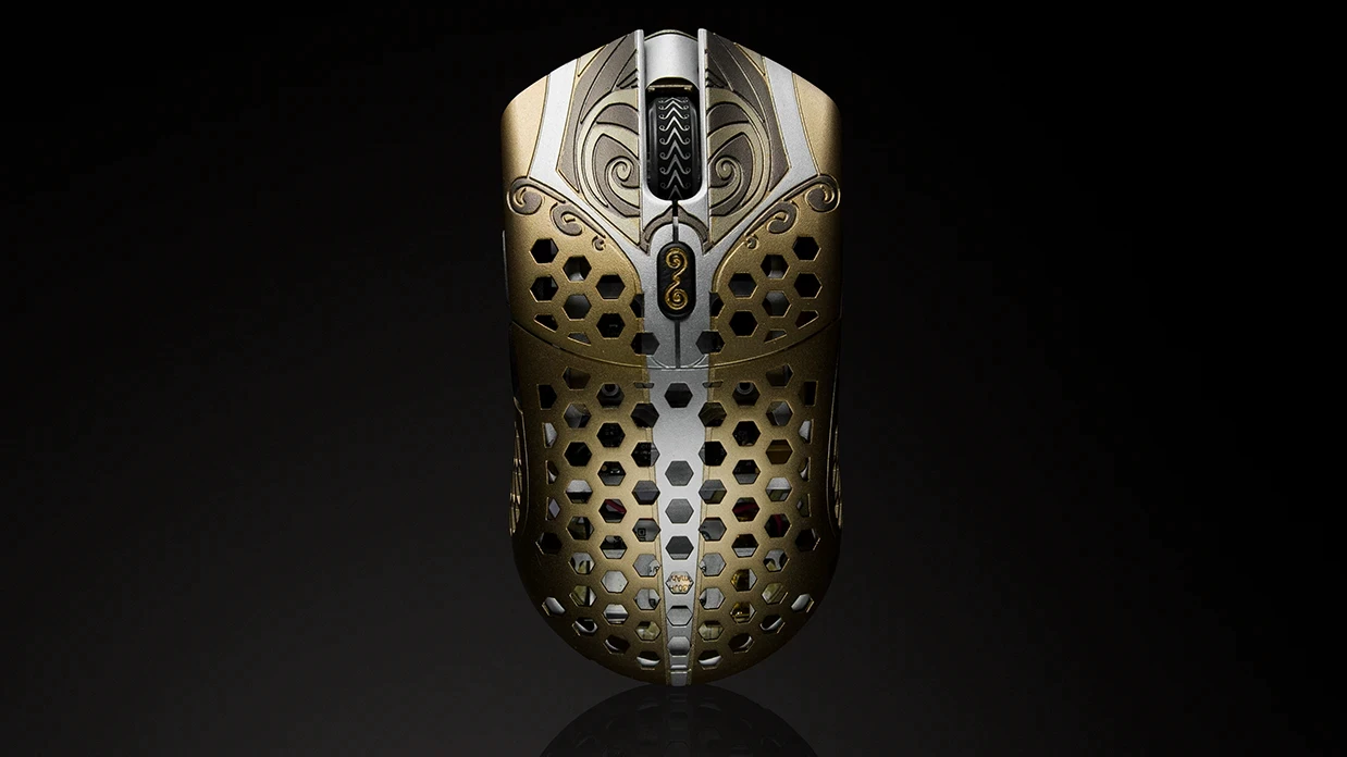 К wireless-геймерская мышь Finalmouse Starlight 12 Poseidon Medium дизайном Bluetooth wireless technology