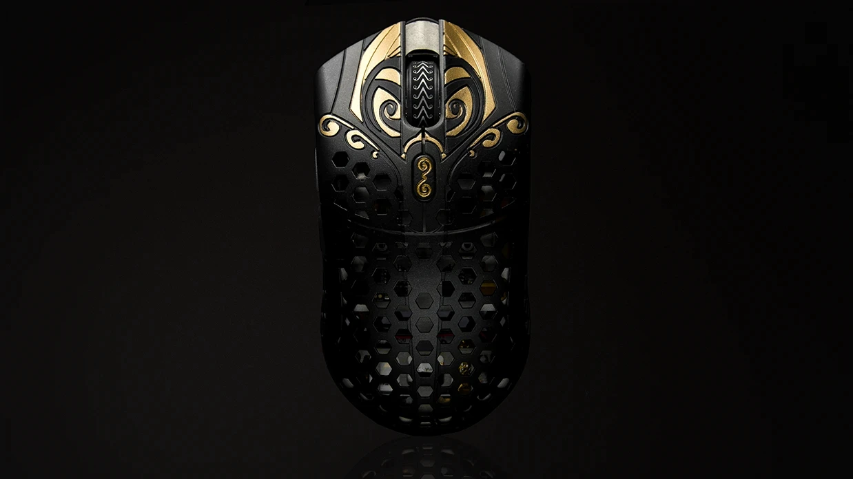 К wireless-геймерская мышь Finalmouse Starlight 12 Poseidon Medium дизайном Bluetooth wireless technology