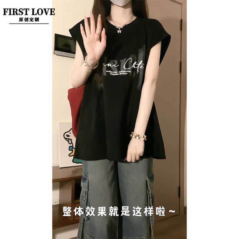 American Street Style Suede Sleeveless Vest T-Shirt Summer Couple Outfit Loose Denim Cargo Pants Trendy American Street Style Suede Sleeveless Vest T-Shirt Summer Couple Outfit Loose Denim Cargo Pants Trendy