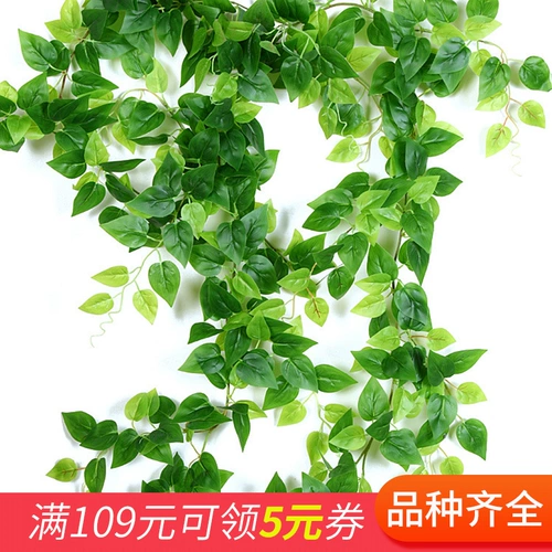 Моделирование растения водопроводной крышки декоративные фальшивые цветочные зеленые растительные трубы украшают листья виноградной лозы и виноградные зеленые листья