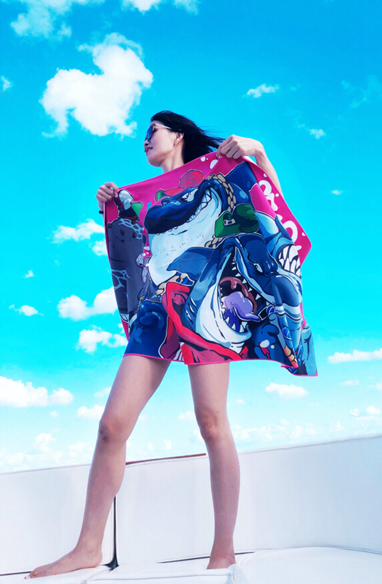 SEAPLAY brand new shark gang graffiti quick-drying bath towel absorbent warm quick-drying belt storage bag