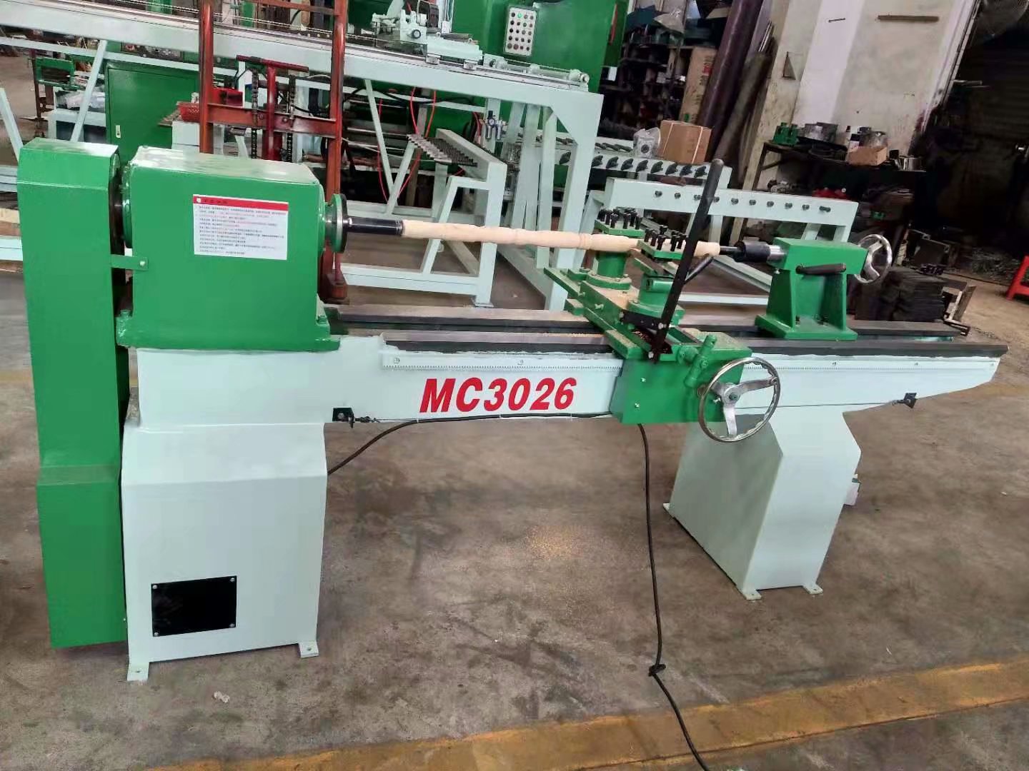 MC3026 profile carpentry lathe double tool holder (machining length 2500X diameter 400MM)