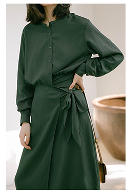 Pháp retro ins tính khí thanh lịch lụa satin tie dây đeo bất thường mỏng kỳ nghỉ ăn mặc nữ đầm body nhún eo