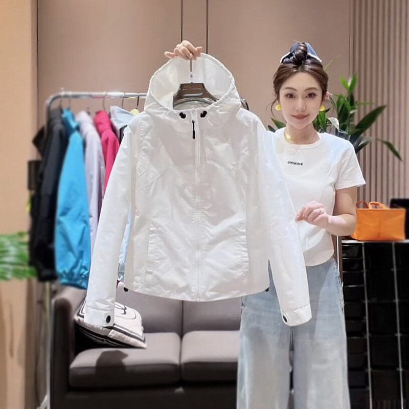 Spring Slim-Fit Short Jacket for Women, Zip-Up Cardigan Top, Fashionable and Versatile Spring Wear, Softshell Windbreaker Jacket, Breathable and Thin Spring Slim-Fit Short Jacket for Women, Zip-Up Cardigan Top, Fashionable and Versatile Spring Wear, Softshell Windbreaker Jacket, Breathable and Thin
