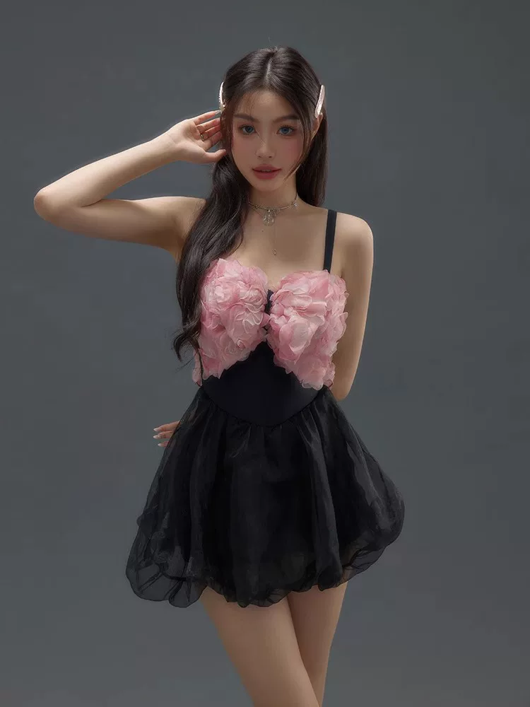 Фуксиевая высококачественная атмосферная юбка с бантами, подтяжками, купальник