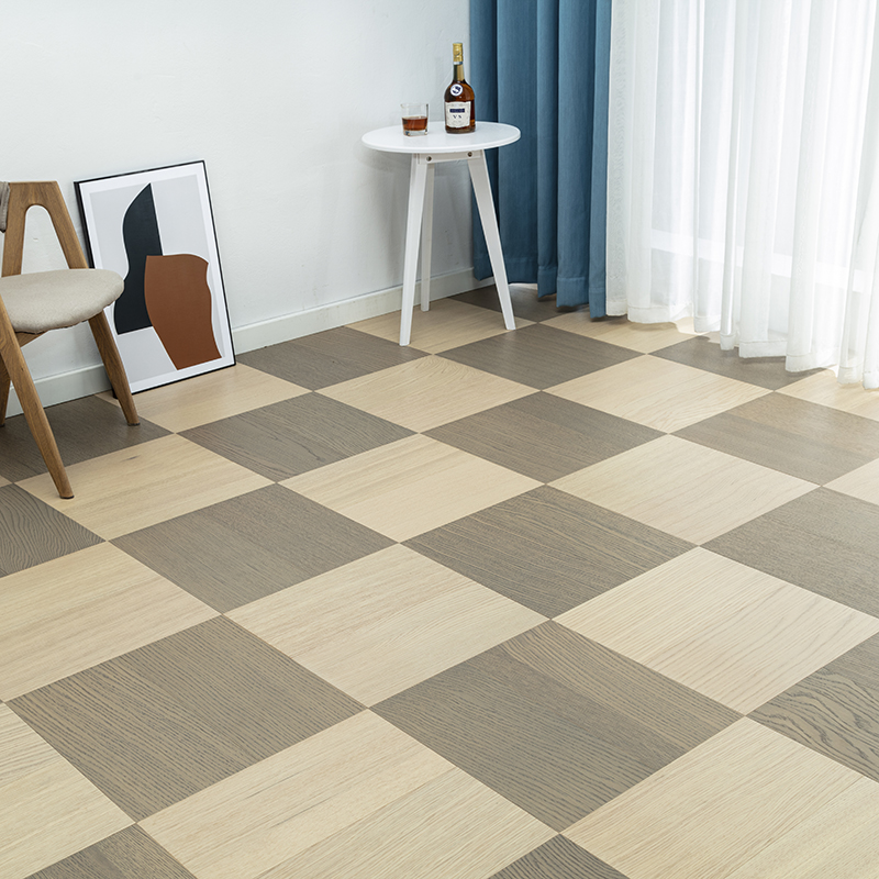 Household oak solid wood composite floor new three floor solid wood multi-layer floor free spelling of human jigsaw floor