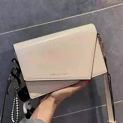 Small bag female crossbody 2021 new fashion wild European station women's bag White simple leather small square bag