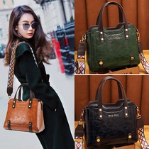 Bag Womens shoulder bag 2021 New Tide Fashion Vintage Leisure Hand bag Advanced Sense Large Capacity Leather Womens Bag
