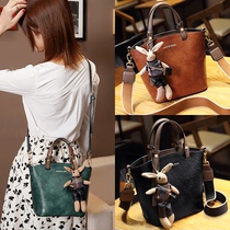 Bag womens 2021 New Tide Net Red fashion all shoulder portable bucket shoulder bag large capacity leather womens bag