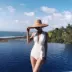 Người nổi tiếng Sanya-net Hepburn kỳ nghỉ suối nước nóng retro ins màu trắng áo tắm một mảnh nữ ngực nhỏ dây đai Âu Mỹ - Bộ đồ bơi One Piece Bộ đồ bơi One Piece