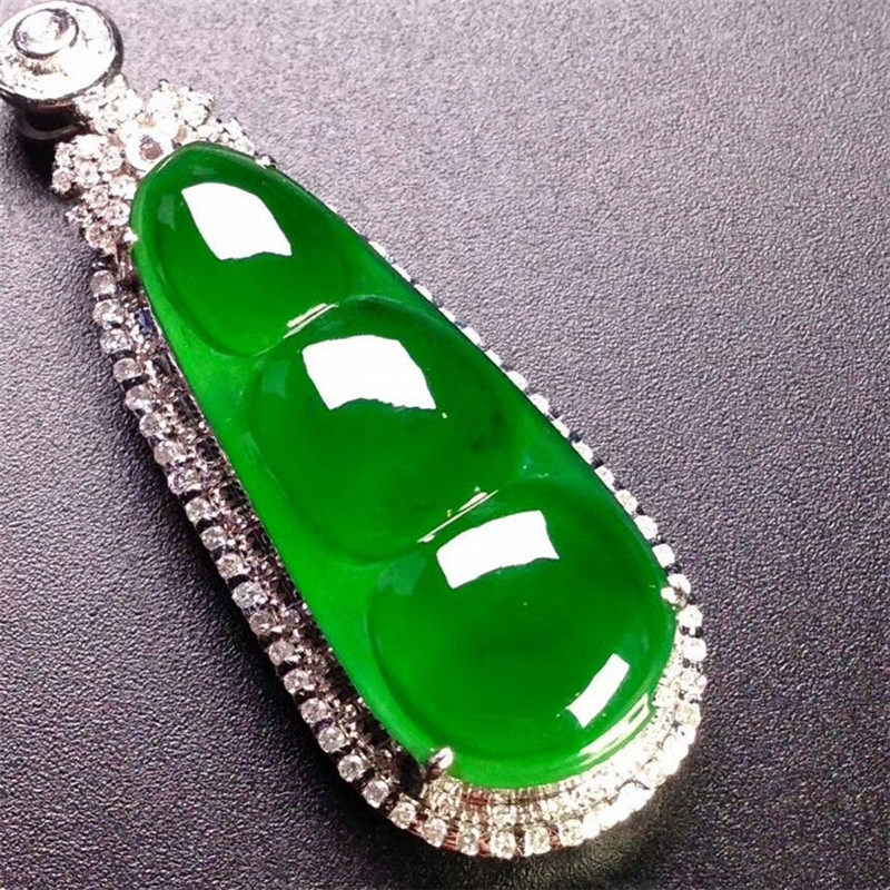 Natural A Goods Emerald Glass Seed Yang Green Forbean 18K Gold Inlaid Myanmar Old Pit Ice Seed Floating Flowers Foodie Pendant Female