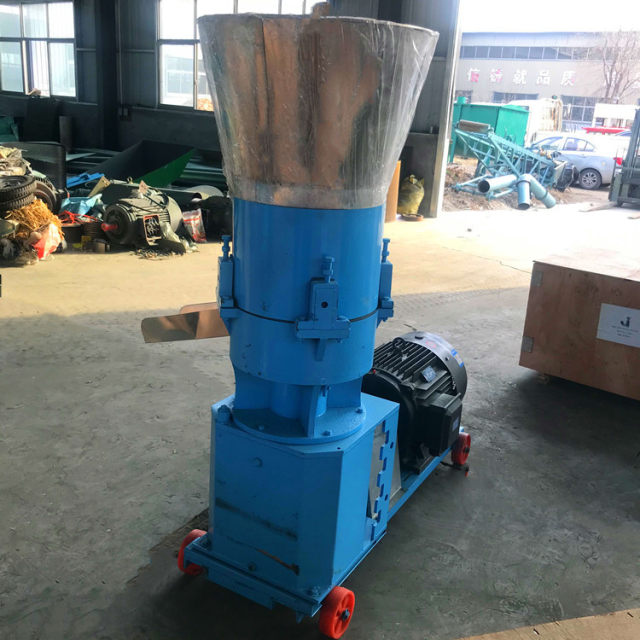 Cattle and sheep feed crushing mixed pellet production line Piglet and young pig wheat bran powder feed machine Floating fish feed machine