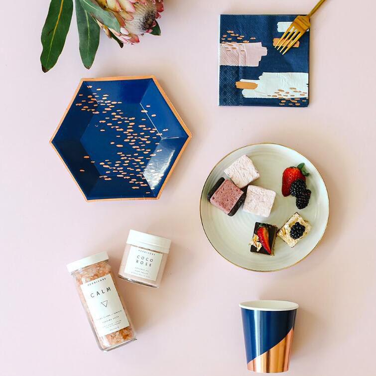 European and American ins party paper tray meeting paper tray disposable cake tray cupcake paper towel sucker cake rack